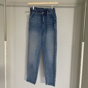 BDG Pull-On Mom Jeans
